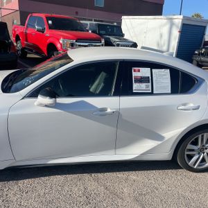 2022 Lexus IS 300 BASE — фото 4
