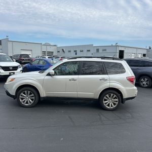 SUBARU FORESTER X PREMIUM - 3