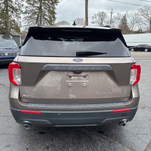 FORD EXPLORER XLT - 7