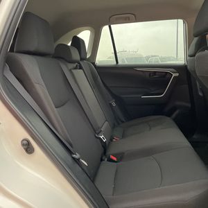 صورة مصغرة 35 لـ 2022 Toyota RAV4 LE