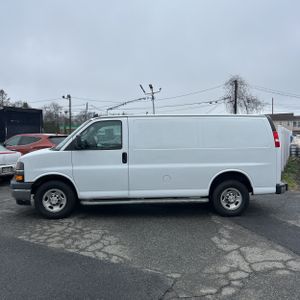 CHEVROLET EXPRESS 2500 - 3