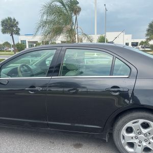 FORD FUSION SE - 4