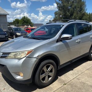 2015 Toyota RAV4 XLE — фото 2