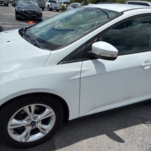 FORD FOCUS SE - 2