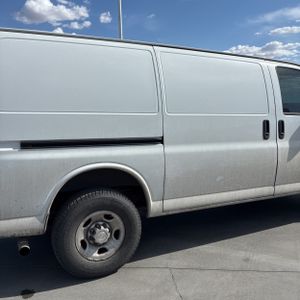 CHEVROLET EXPRESS 2500 - 9