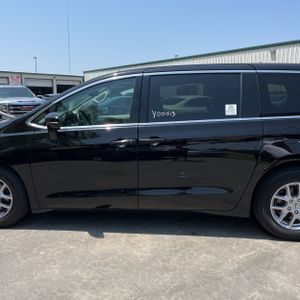 صورة 4 لـ 2024 Chrysler PACIFICA TOURING L