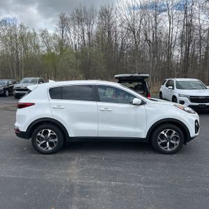 KIA SPORTAGE LX - 10