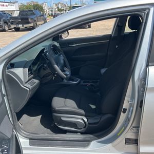 صورة مصغرة 32 لـ 2019 Hyundai ELANTRA SE