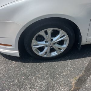 FORD FUSION SE - 10