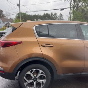 KIA SPORTAGE LX - 9