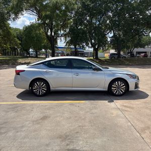 NISSAN ALTIMA SV FWD - 10