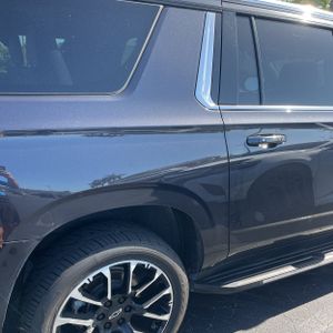 CHEVROLET SUBURBAN LT - 9