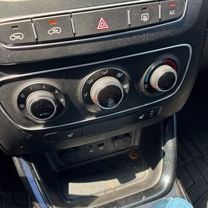 صورة مصغرة 57 لـ 2015 KIA SORENTO LX