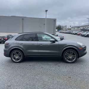 PORSCHE CAYENNE S - 10