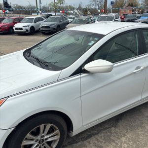 HYUNDAI SONATA GLS - 2