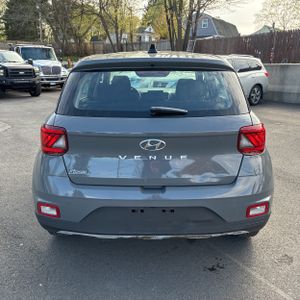 HYUNDAI VENUE SE - 7