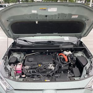 صورة 43 لـ 2021 Toyota RAV4 HYBRID XLE