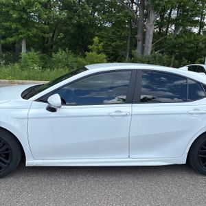 2025 Toyota CAMRY SE photo 4