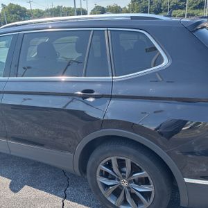 صورة 6 لـ 2023 Volkswagen TIGUAN SE