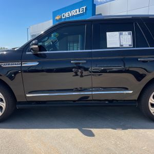 LINCOLN NAVIGATOR PREMIERE - 4