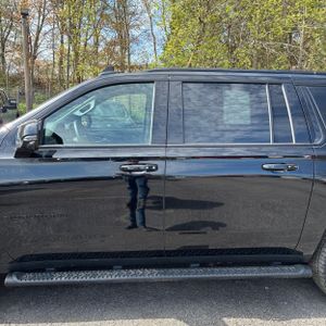 CHEVROLET SUBURBAN Z71 - 4