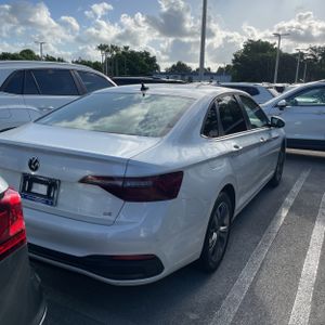 صورة 8 لـ 2022 Volkswagen JETTA SE