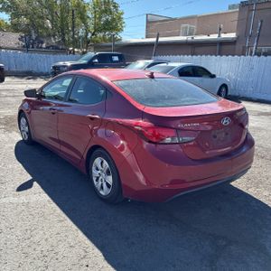 HYUNDAI ELANTRA SE - 4