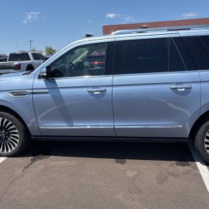 صورة 4 لـ 2019 Lincoln NAVIGATOR L BLACK LABEL