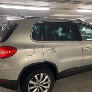VOLKSWAGEN TIGUAN SE 4MOTION - 9