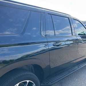 CHEVROLET SUBURBAN - 9