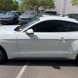 FORD MUSTANG ECOBOOST PREMIUM - 4