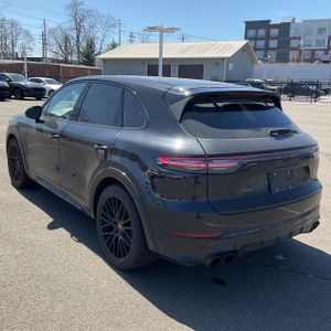 PORSCHE CAYENNE GTS - 5