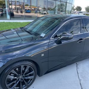 صورة 2 لـ 2025 Lexus IS 350 F SPORT DESIGN