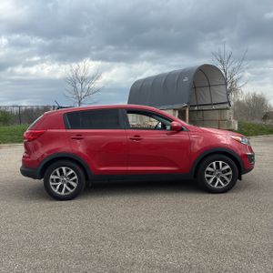 KIA SPORTAGE LX - 10