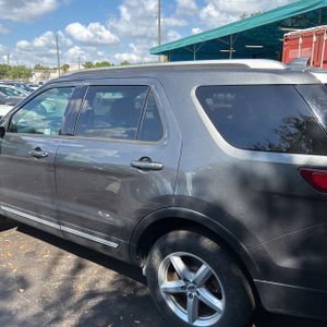 Ford Explorer XLT - 6