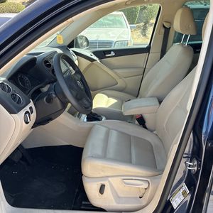 2012 Volkswagen TIGUAN S 照片 32