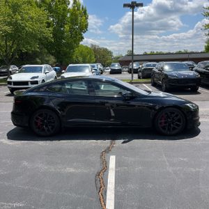 TESLA MODEL S PLAID - 10