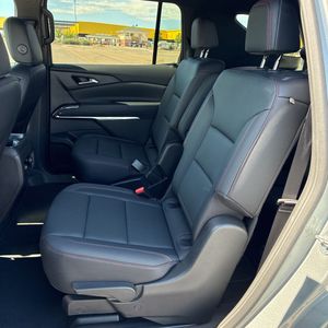 2025 Chevrolet TRAVERSE Z71 — миниатюра 34