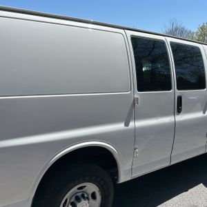 CHEVROLET EXPRESS 3500 - 9