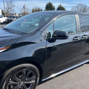 Toyota Sienna XSE 7-Passenger - 2