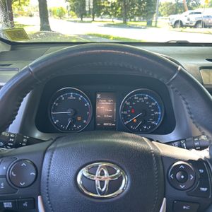2017 Toyota RAV4 XLE 缩略图 38
