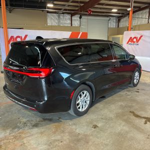 CHRYSLER PACIFICA TOURING L - 8