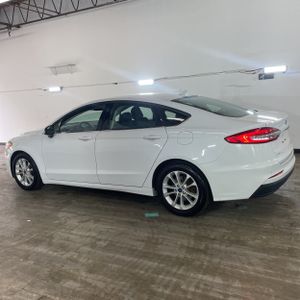 FORD FUSION SE - 3
