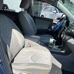 2012 Toyota RAV4 BASE thumbnail 32