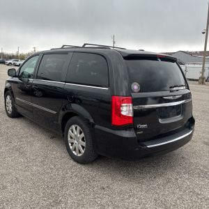 CHRYSLER TOWN AND COUNTRY TOURING - 5