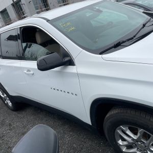 CHEVROLET TRAVERSE LS - 8