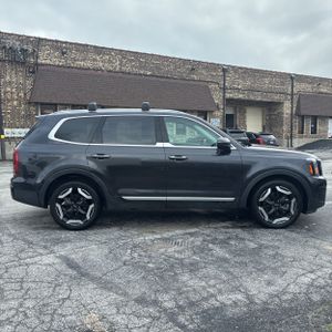صورة 10 لـ 2025 KIA TELLURIDE S