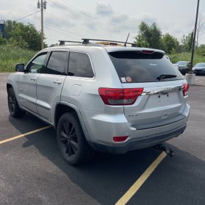 2011 JEEP GRAND CHEROKEE LAREDO photo 5