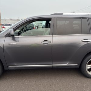 صورة 4 لـ 2013 Toyota HIGHLANDER LIMITED