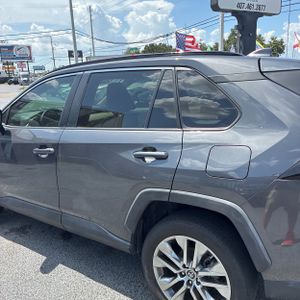 2019 Toyota RAV4 XLE PREMIUM — фото 6